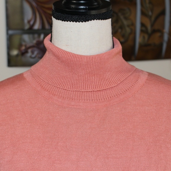 Herman Geist,  100% silk turtleneck sweater - Picture 4 of 6